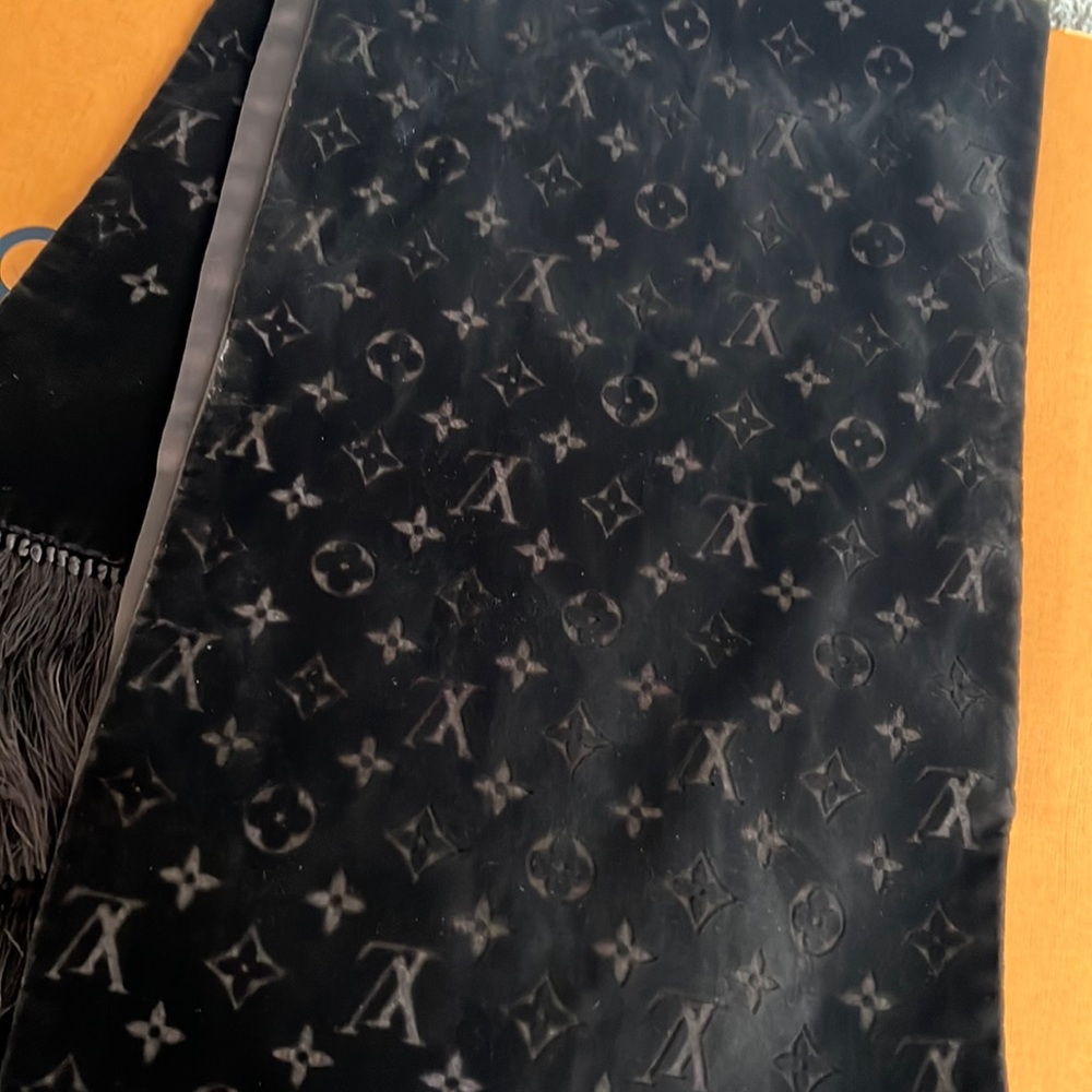 Louis Vuitton scarf